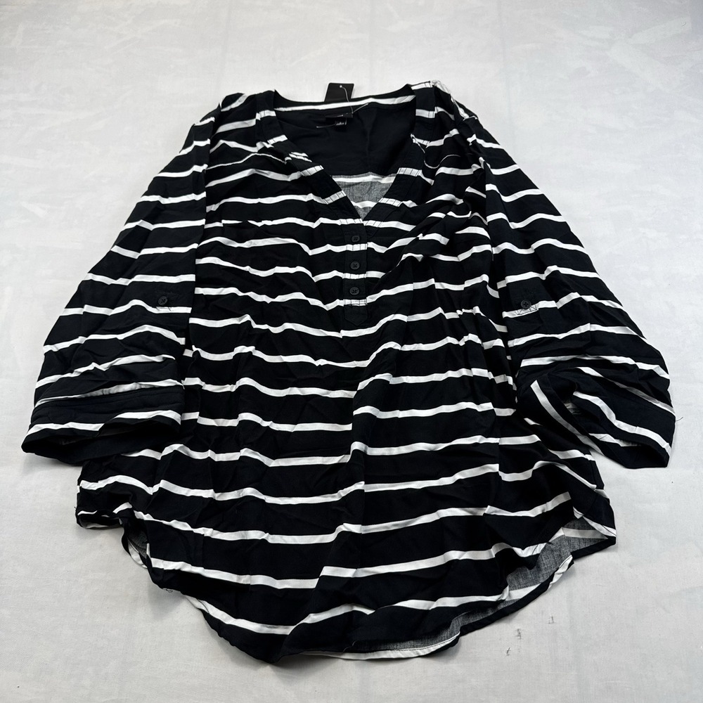 Torrid Harper Women's Size 2X Black White Striped V Neck Blouse Tunic NWT